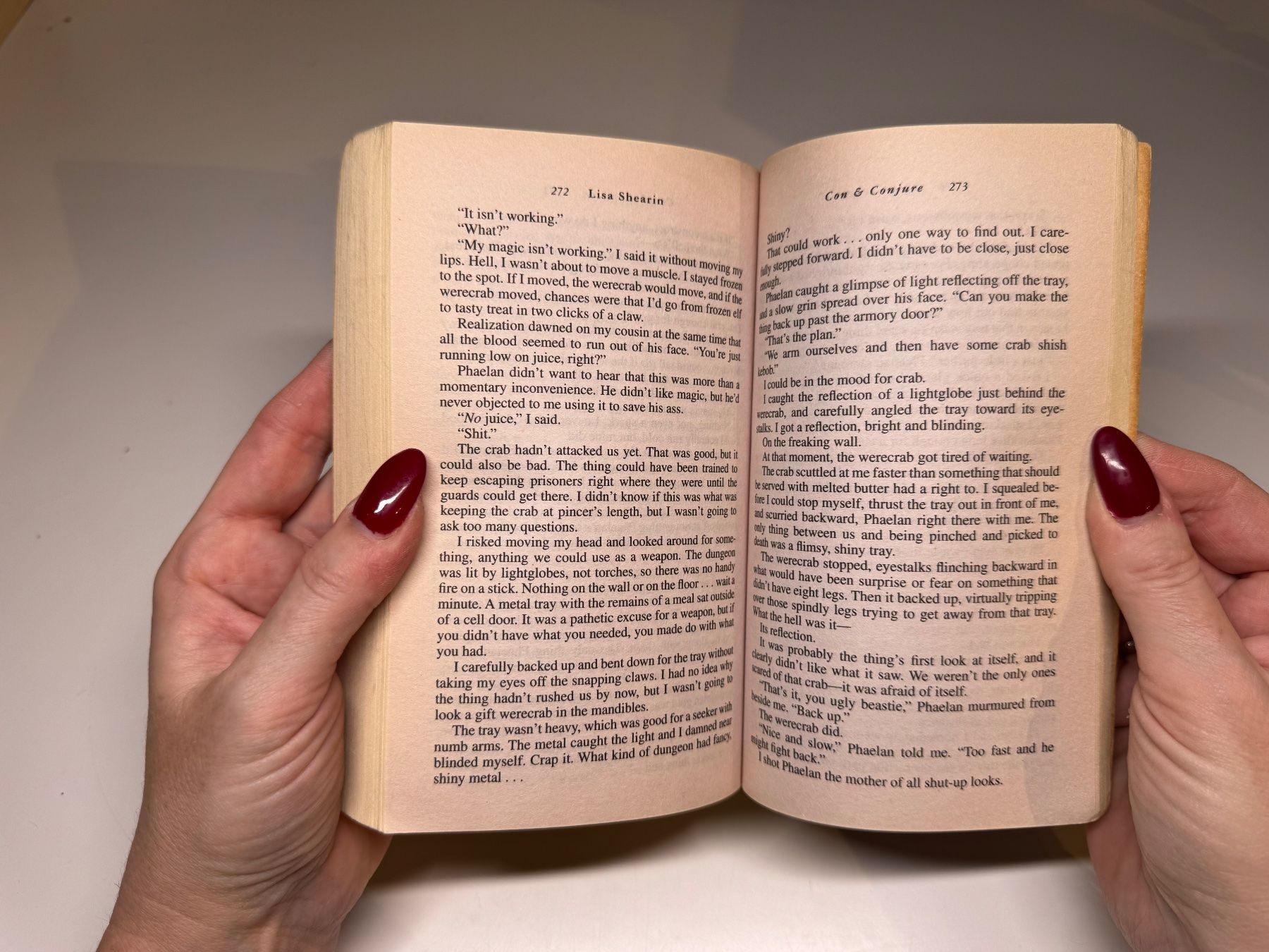 Libri: NOVEL: Lisa Shearin, Con & Conjure – Usato da Grosswangen venduto da English_books 8