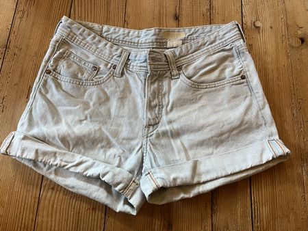 Coole Boyfriend Jeans Shorts, Gr. 36/38, hellblau