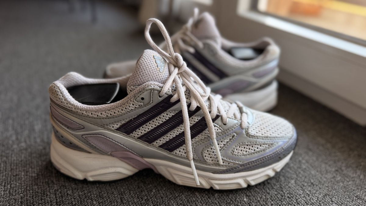 Adidas Scarpe da donna: Adidas Adistar Control 5 femmes taille 39.5 – Usato da Bulle venduto da LeMoleson