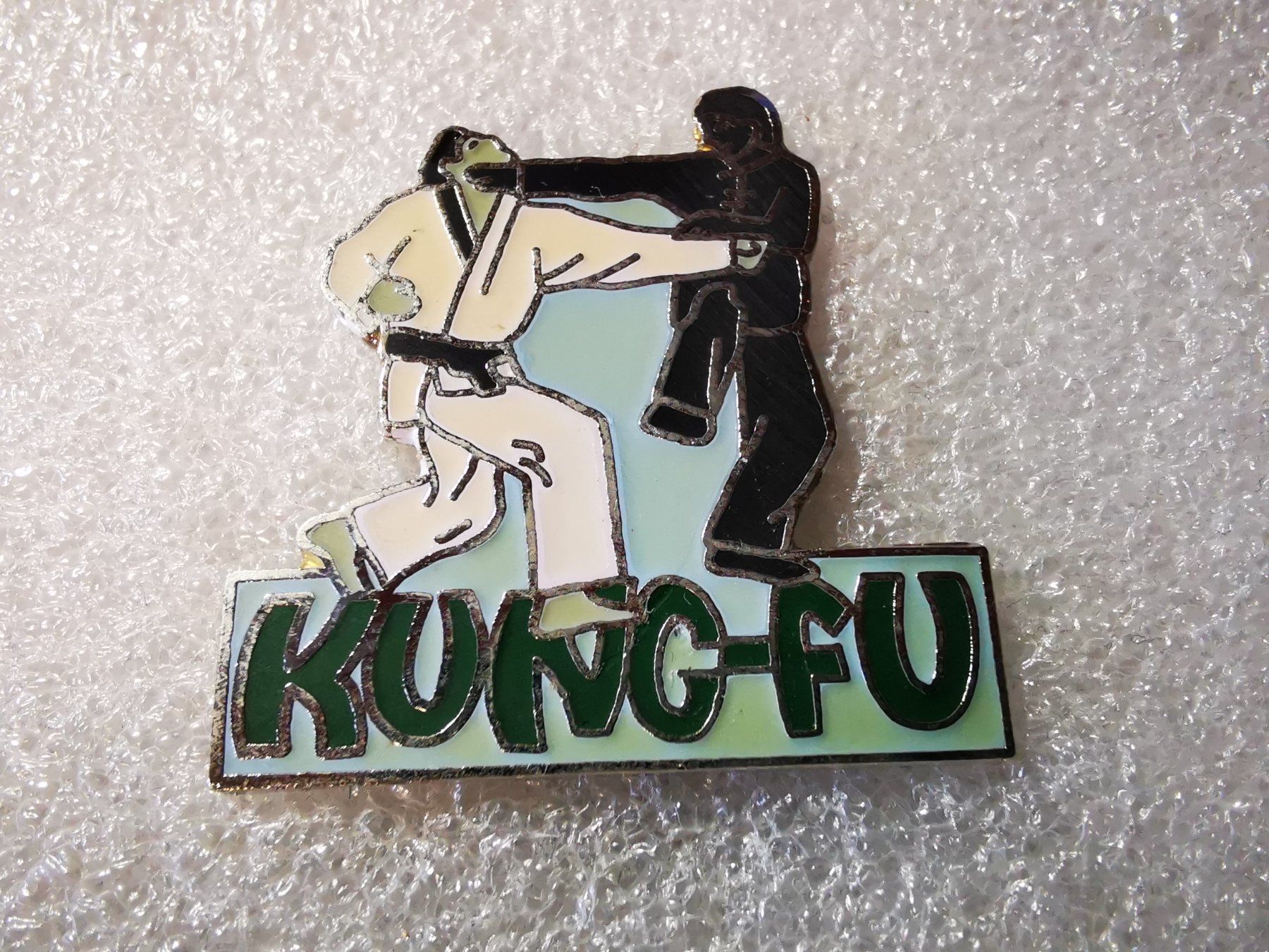 Plaquettes & Badges: Ansteckpin 141: Kung Fu – D'occasion à Oppligen par Pin-Fall-Shop