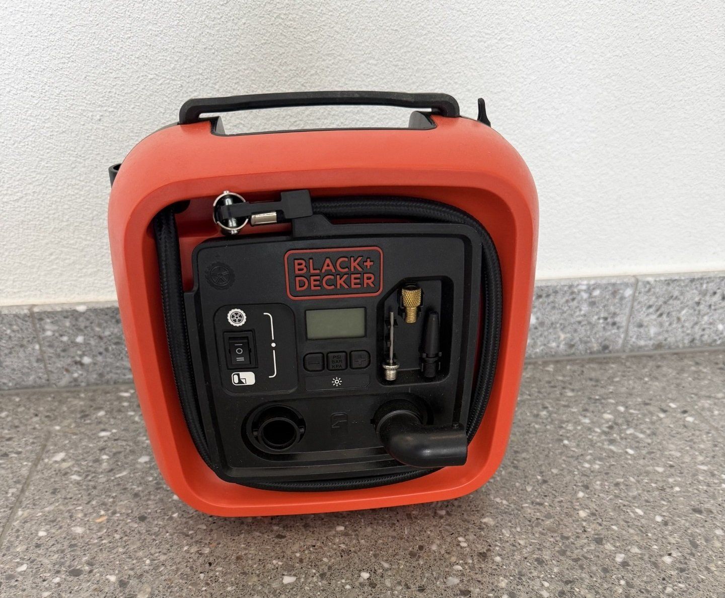 Compressori: Black + Decker Kompressor BDC0M400 – Usato da Bülach venduto da Murmy 4