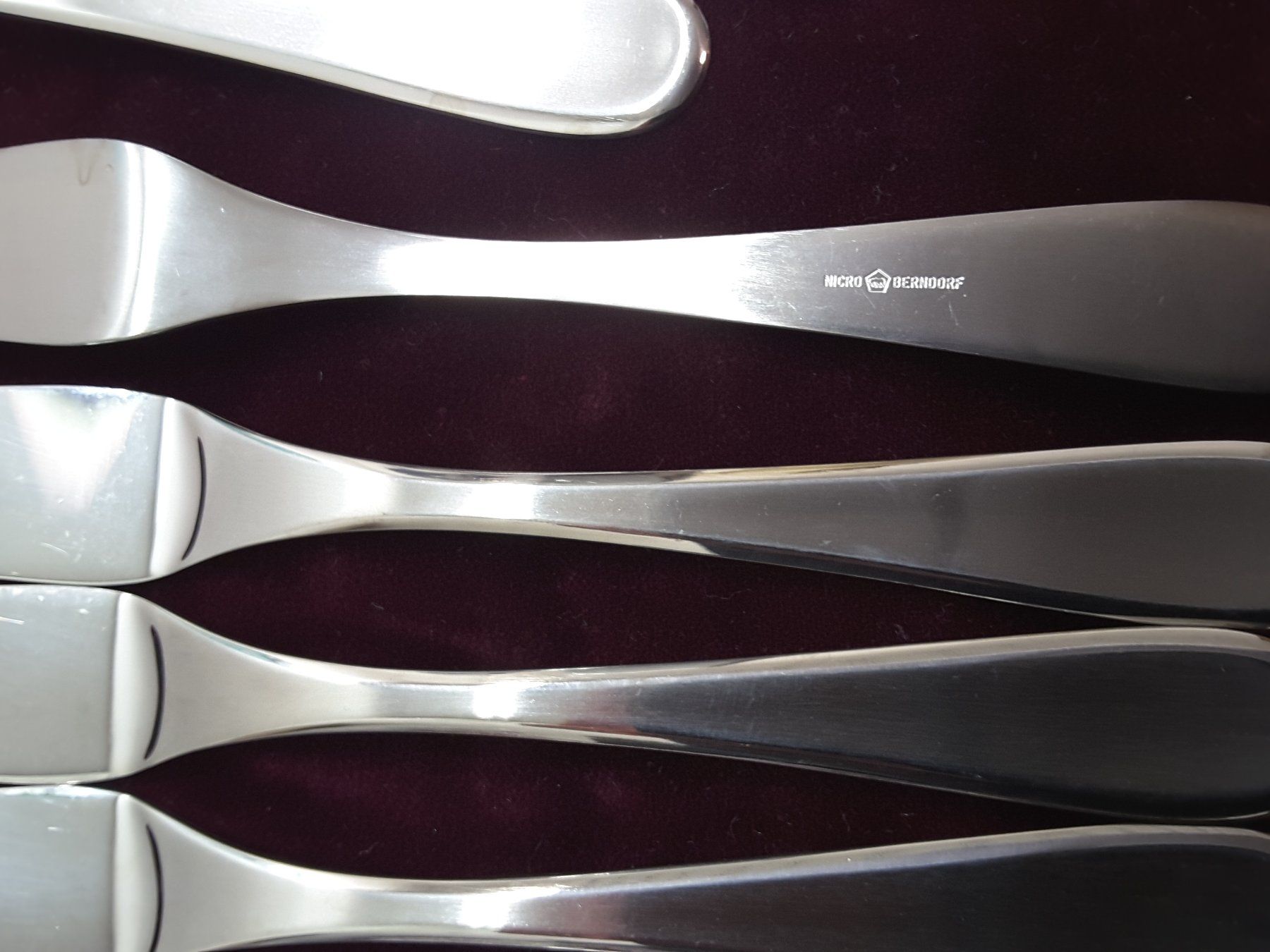 Berndorf Set di posate: Fischbesteck "nicro" mit je 8 Messer/Gabeln der Fa. Berndorf – Usato da Eschenbach SG venduto da Uzni 7