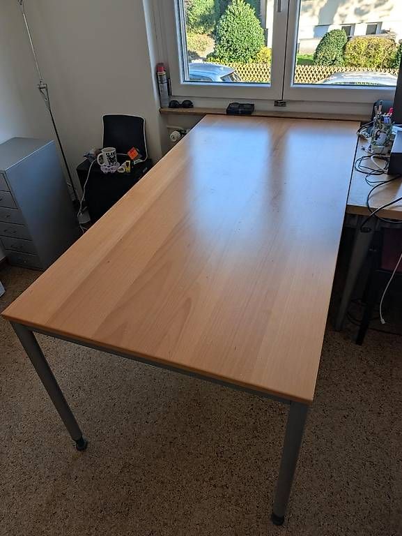 Schreibtische: Praktischer Bürotisch – Gebraucht aus Bern von AnotherLi