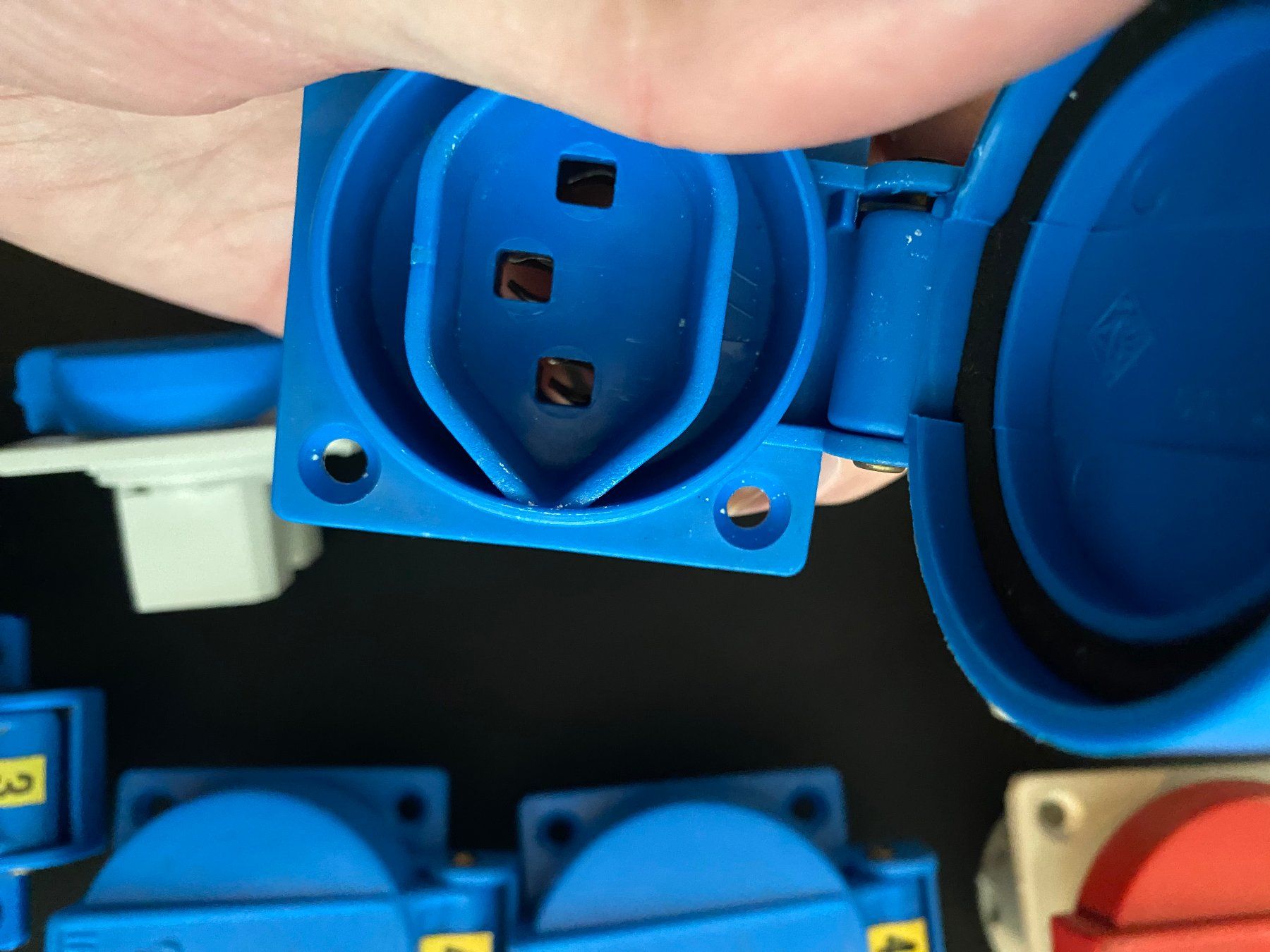 Elettrotecnica: Einbausteckdosen Typ23 Typ25 T23 T25 Stromverteiler LS RCD – Usato da Reinach BL venduto da Herzogtech 5