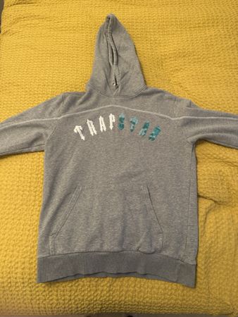 Sweat à capuche Trapstar gris en parfait état