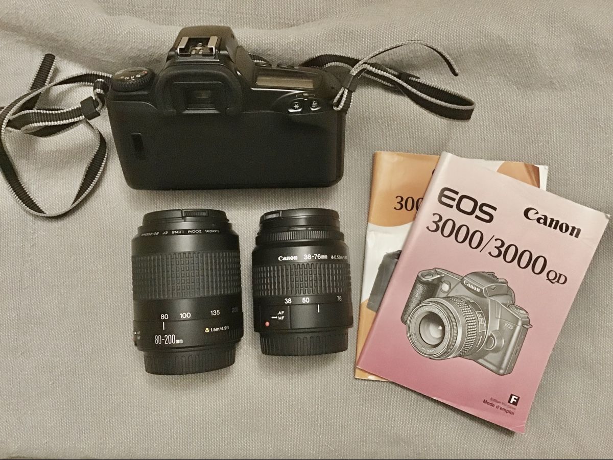 Canon Fotocamera: Canon EOS 3000 Spiegelreflexkamera mit 2 Objektiven! – Usato da Winterthur venduto da Ricci2012 3