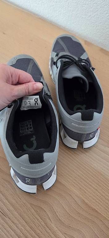 On Chaussures femmes: On Cloud 39 – D'occasion à Escholzmatt par taste86 3