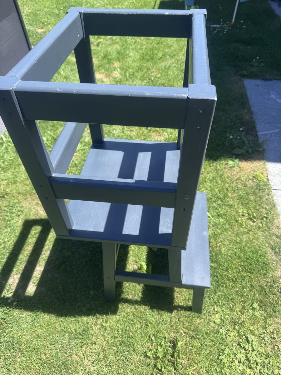 Ikea Chaises hautes: Kinder Lernturm, Learningtower, Kindermöbel – D'occasion à Bremgarten AG par Smiralda81 1