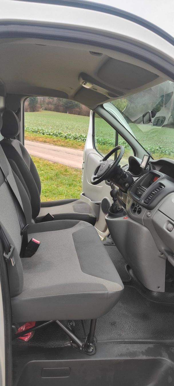 Renault Veicoli commerciali: Renault Trafic dCi115 - 2.0 Diesel – Usato da Neukirch an der Thur venduto da globi8385 6