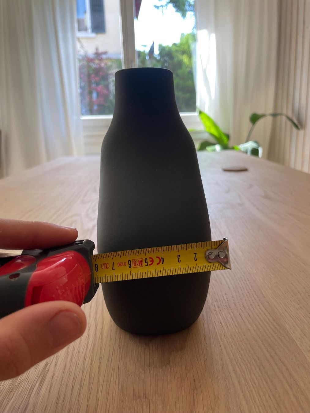 H&M Vasi & Recipienti: Steingut Vase H&M, dunkelgrau – Usato da Zürich venduto da koa_lou 2