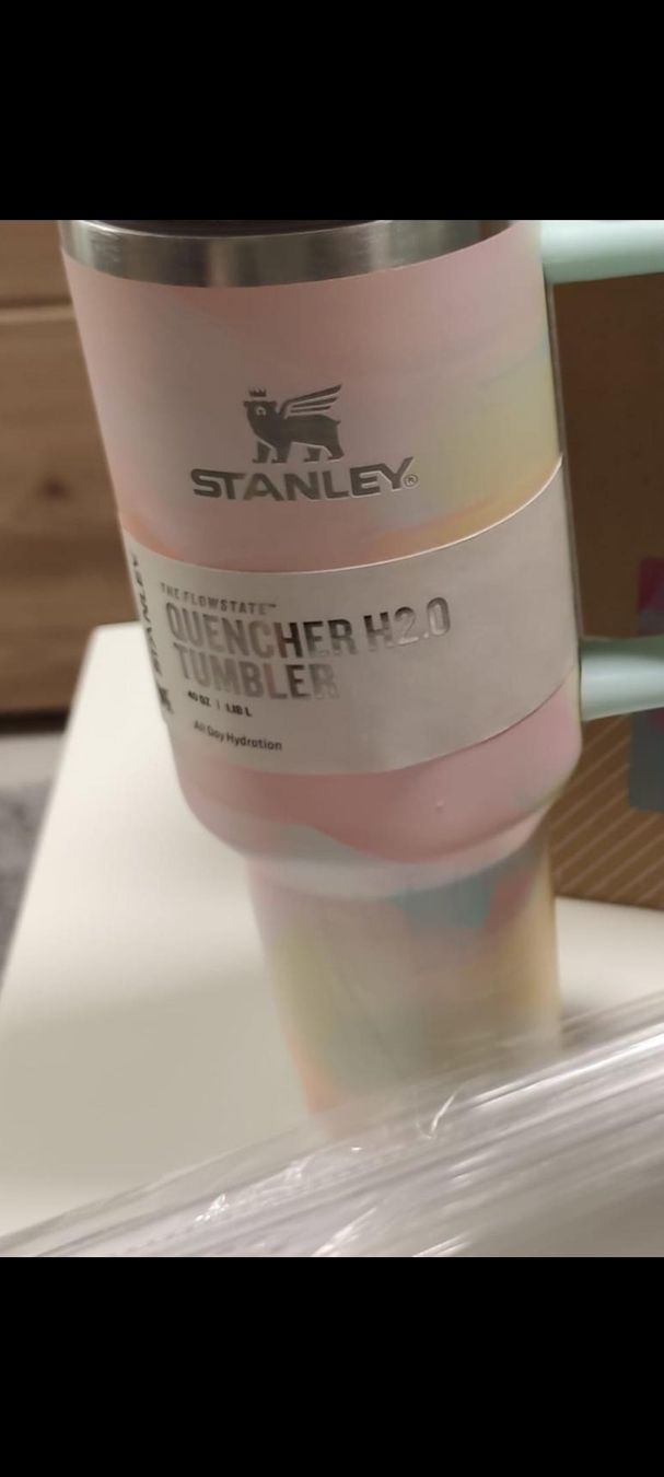 Stanley Trinkflaschen & Thermosflaschen: Stanley Cup spezielle Farbe – Gebraucht aus Dietwil von kim_9ntv