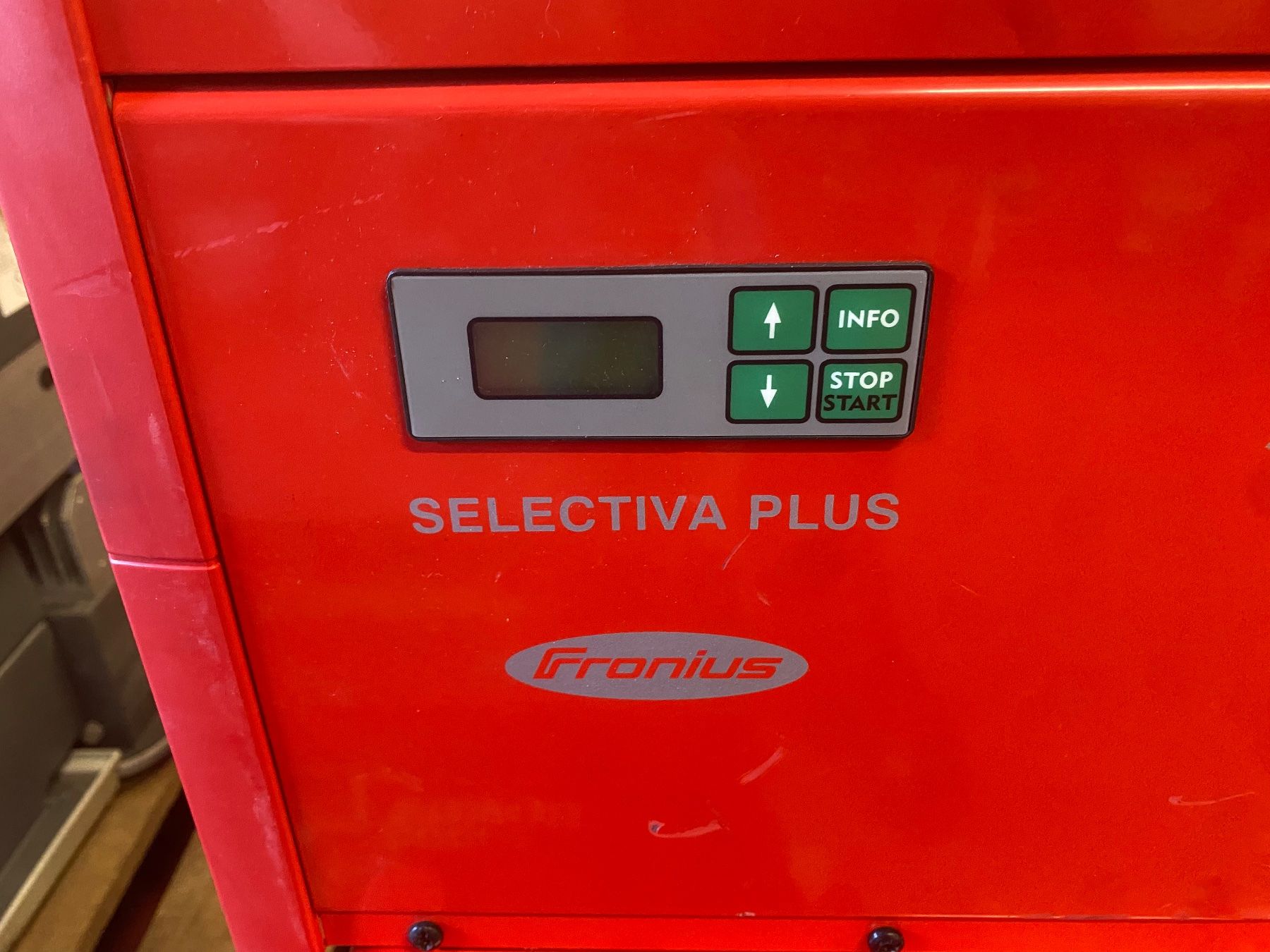 Fronius Caricabatterie: Fronius Selectiva Plus 4080 D Ladegerät – Usato da Niederdorf venduto da LeptonAG 6