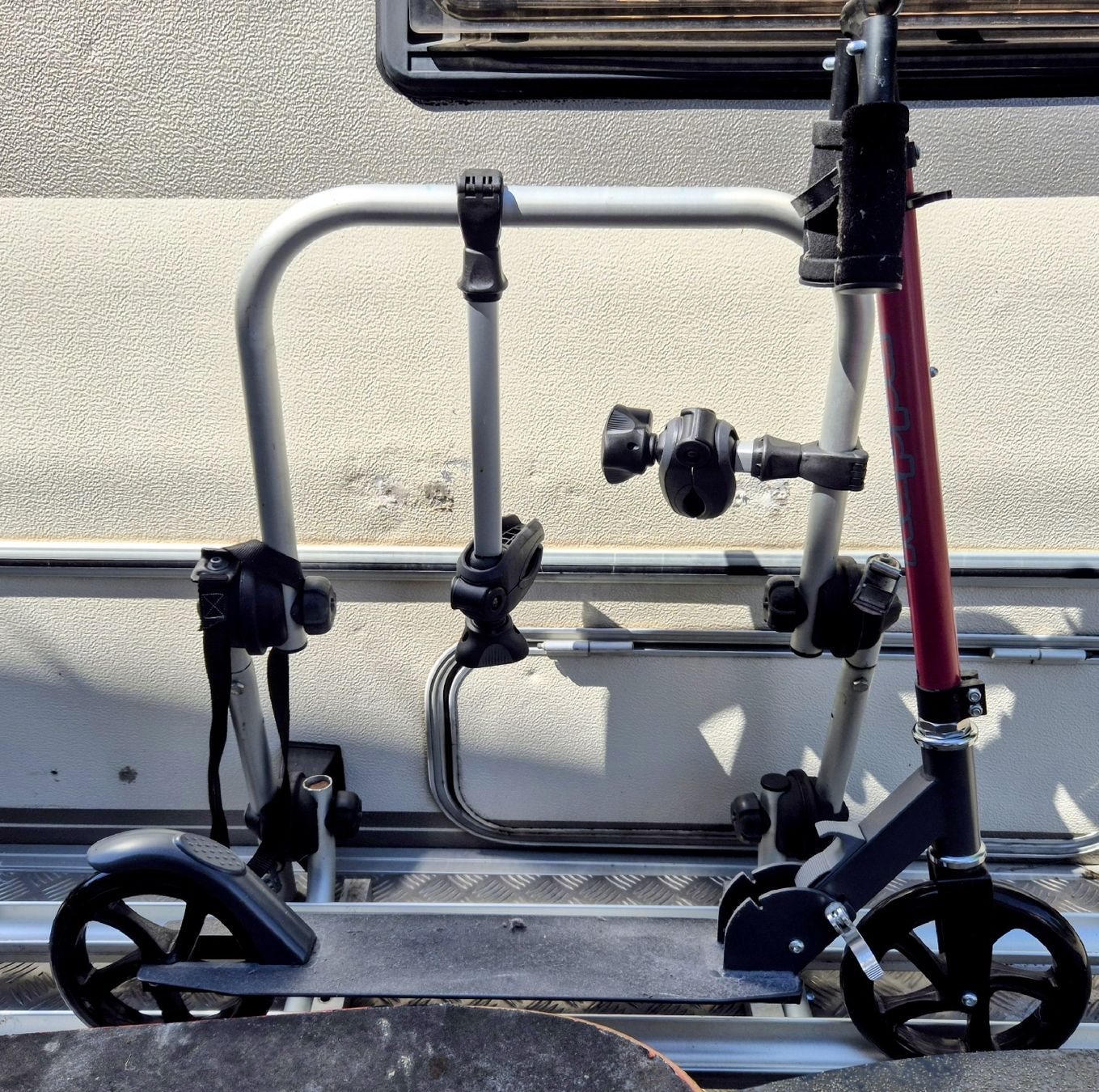 Santa Cruz Skateboards: Set: Skateboard, Scooter, Longboard – D'occasion à Zweisimmen par Kleindietwil 7