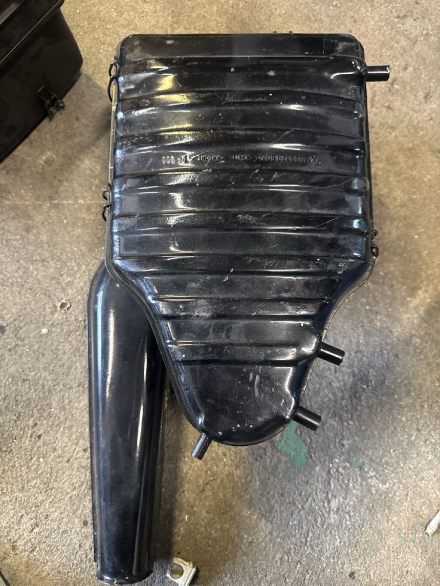 Porsche Tutti pezzi di ricambio auto: Porsche 914 2.0 luftfilterkasten  – Usato da Alten venduto da h2709