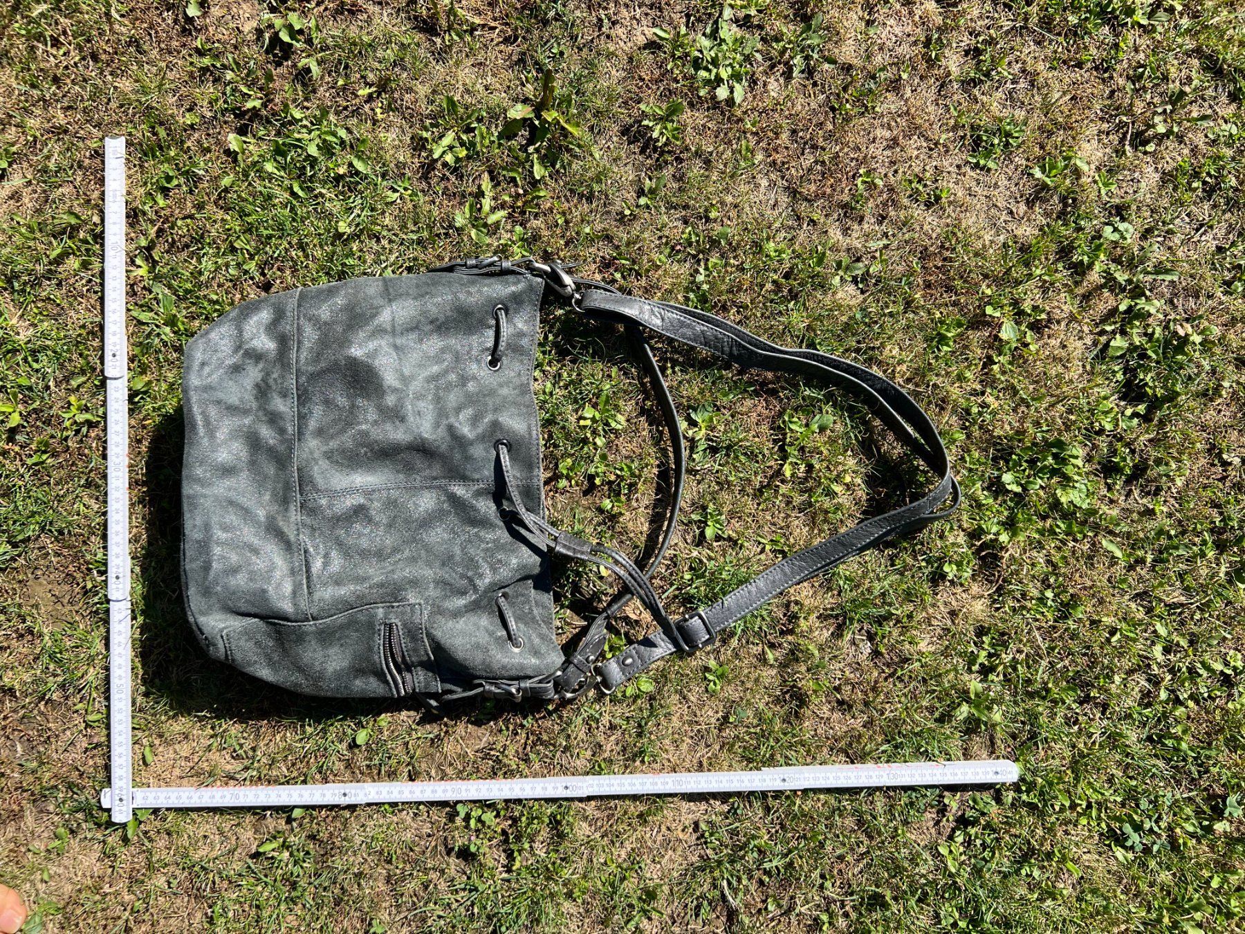 Borse da donna: Handtasche, Leder, grau – Usato da Seuzach venduto da Biter