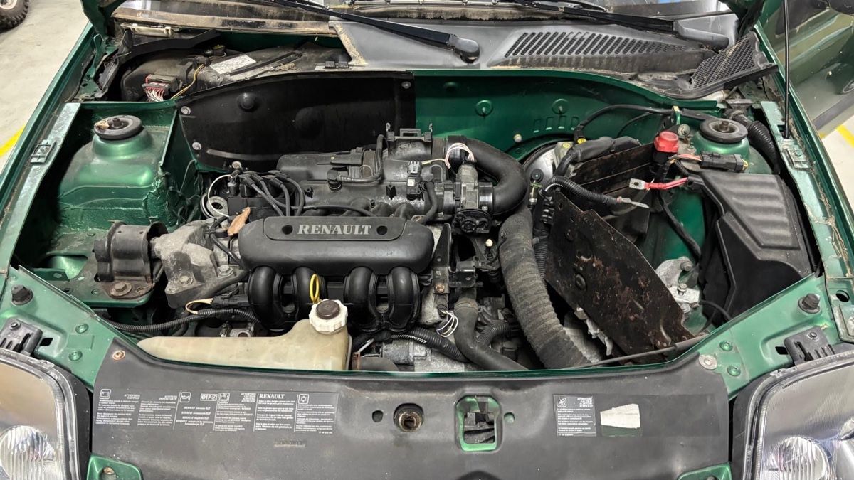 Renault Automobili: Renault Clio 2 Teileträger – Usato da Giswil venduto da Stue7 1
