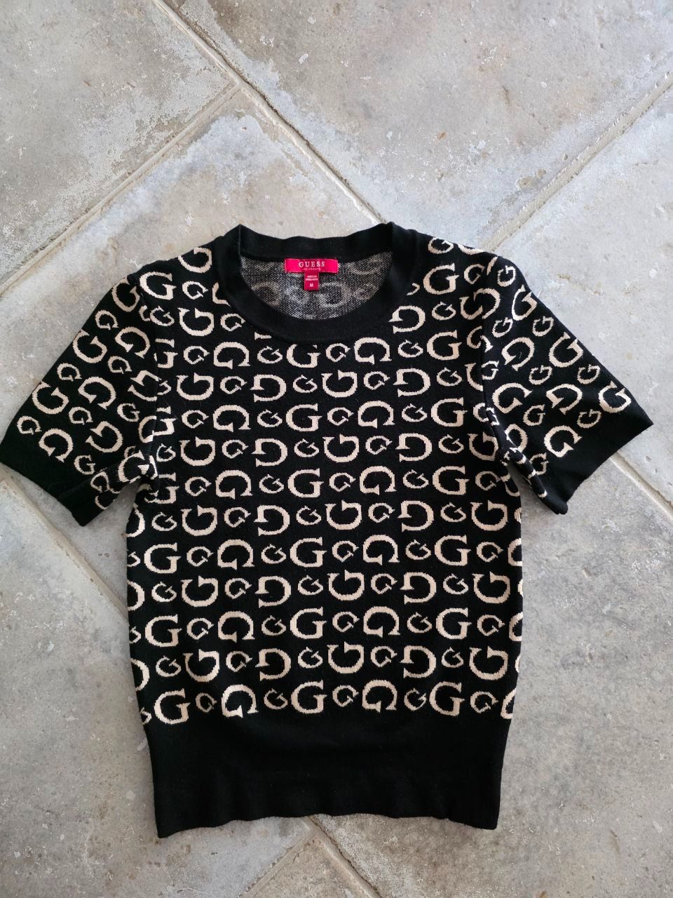 Guess T-Shirts: Guess T-Shirt Gr. M – Gebraucht aus Maur von Edsch
