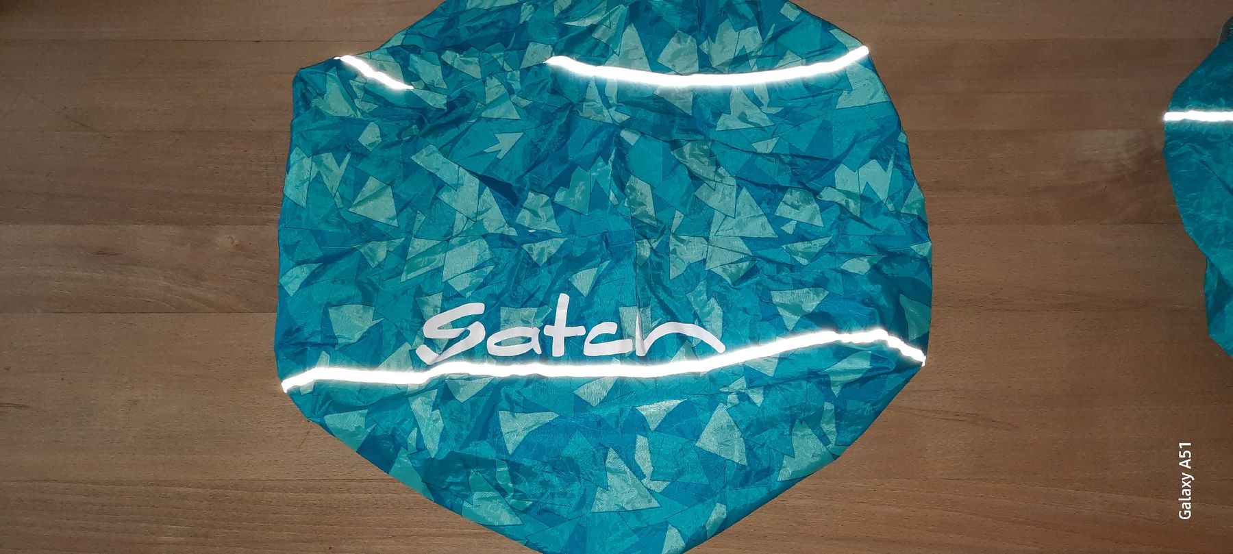 Satch Sacs & sacs à dos: Satch Regenhülle blau – D'occasion à Wädenswil par H2H_Secondhandshop 1