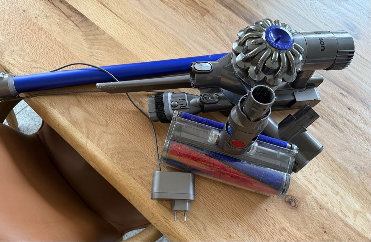 Dyson Aspirapolveri & Accessori: Dyson V6 Staubsauger – Usato da Beromünster venduto da Ctempo 1