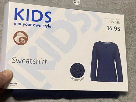 Pull sweatshirt 122 - 128 neuf