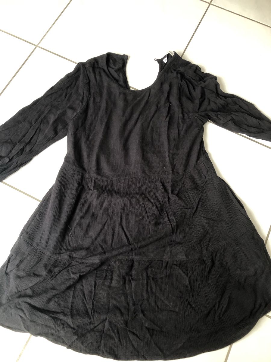 Kleider: Kurzes Kleid Gr XS – Gebraucht aus Zell ZH von Guffos