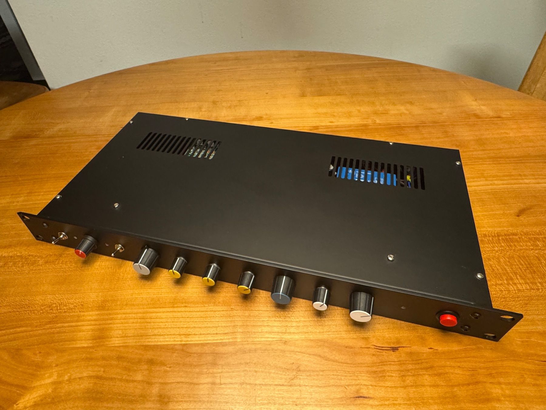 Boss Strumenti musicali: Boss RE-20 Space Echo — Custom Sound System Style Rackmount – Usato da Zürich venduto da puh01 2