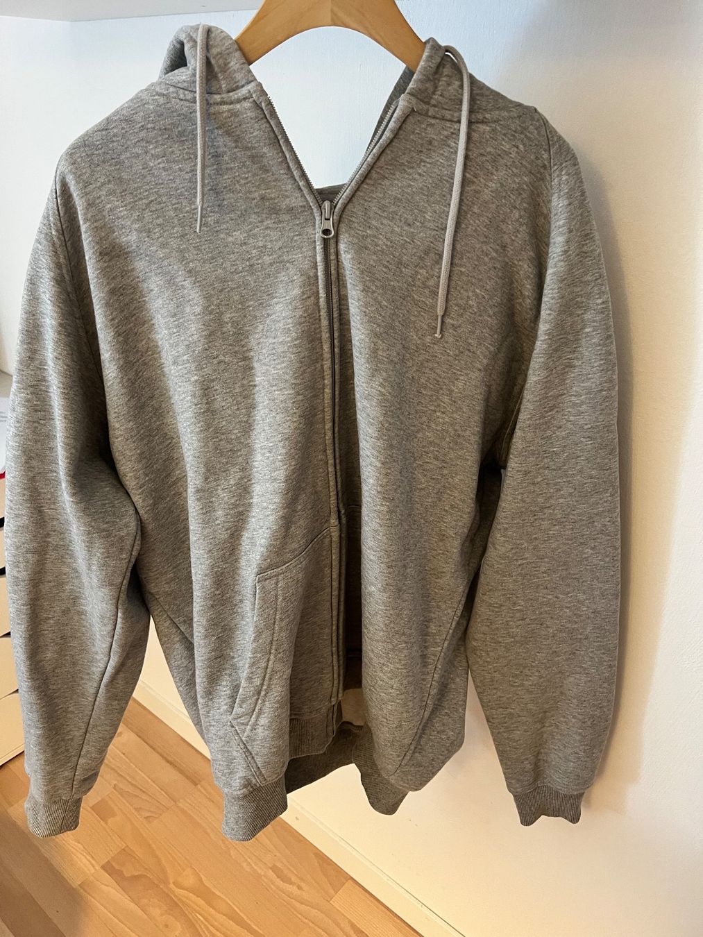 Pullover & Sweatshirts: Pullover & Jacke L – Gebraucht aus Winterthur von Dasomesi 1