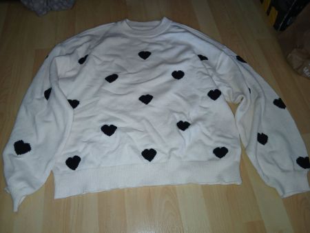 Pullover weiss mit schwarzem Herzmuster Grösse L