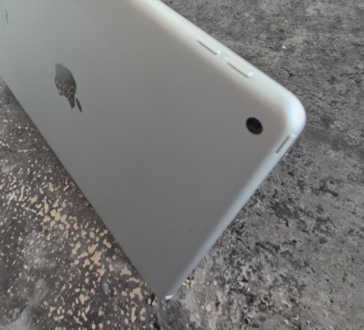 Apple Tablet PC: iPad (9th Gen.) 256GB Wifi – Nuovo (secondo la descrizione) da Dietikon venduto da NGood 5