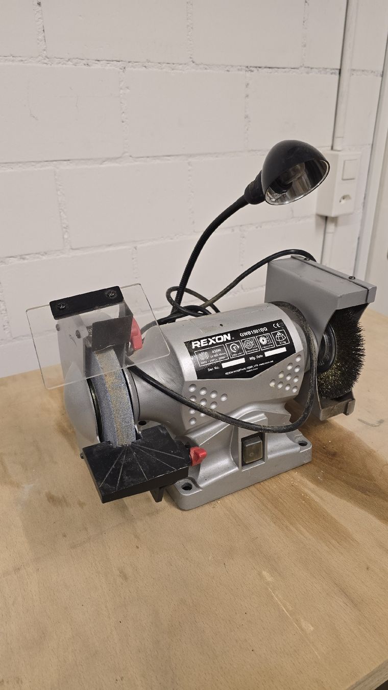 Smerigliatrici & Lucidatrici: REXON GWB1501BQ Schleifbock mit Lampe – Usato da Neerach venduto da NathiR