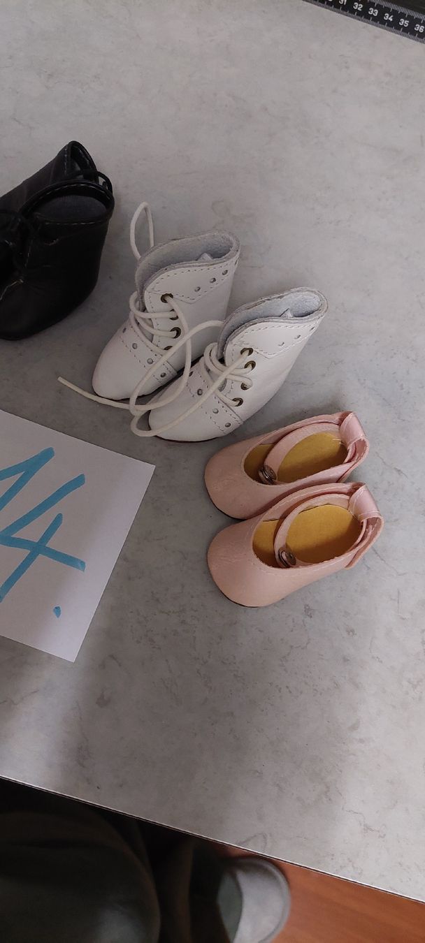 Bambole: 5Paar Puppenschuhe  – Usato da Muri AG venduto da nindo1 9