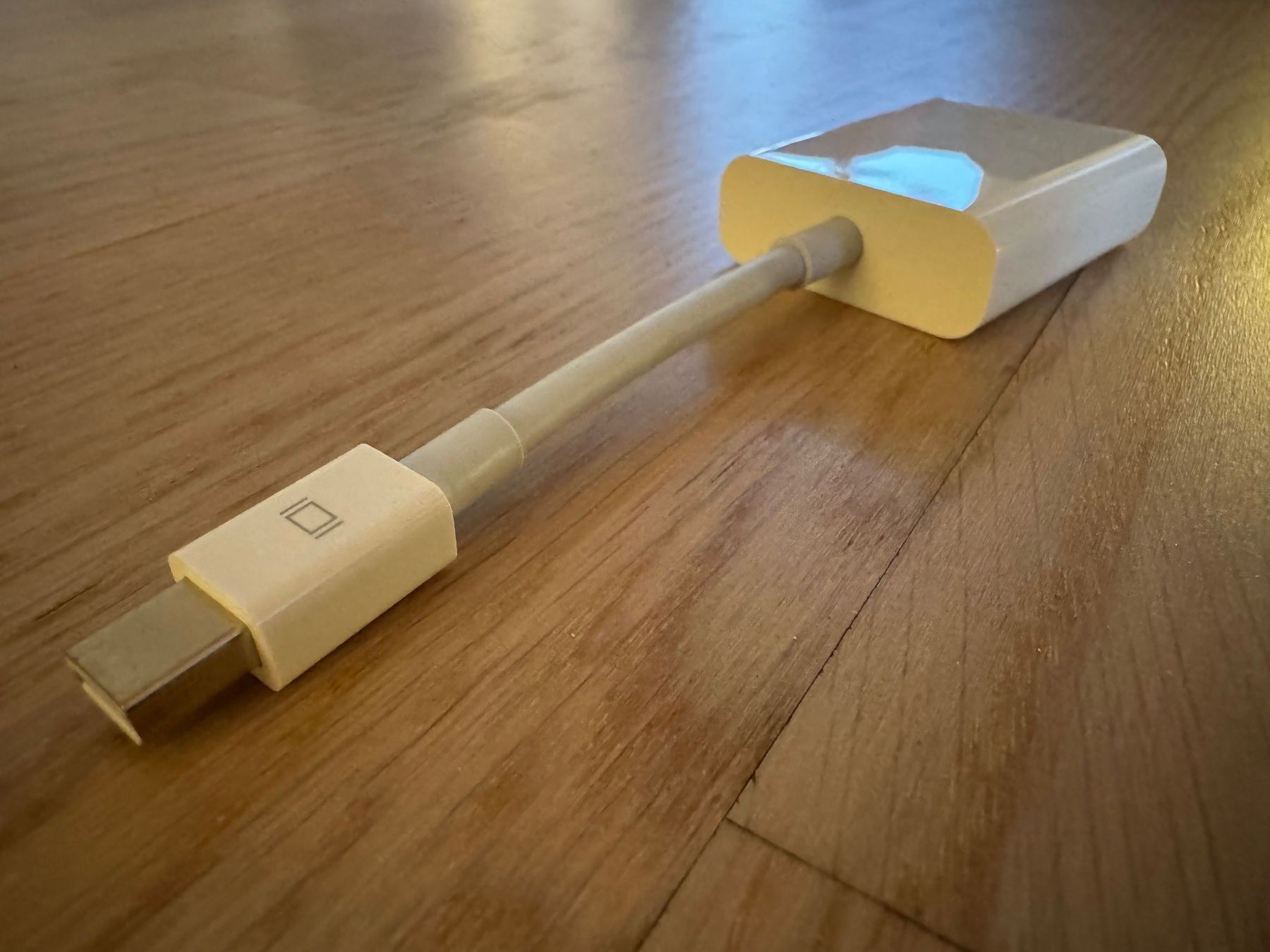 Apple Laufwerke & Adapter: ***** Apple Mini DisplayPort to VGA Adapter ***** – Gebraucht aus Bülach von dh_96 2
