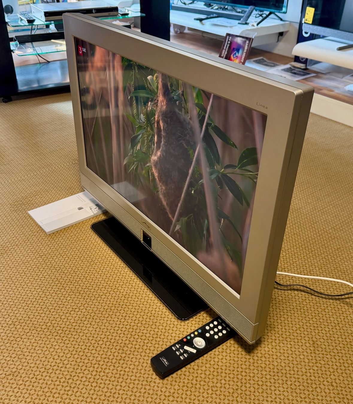 Televisori: Metz-TV in Silber, der Robuste "Line" 32"/80cm – Usato da Kirchberg BE venduto da RadioGerber 1