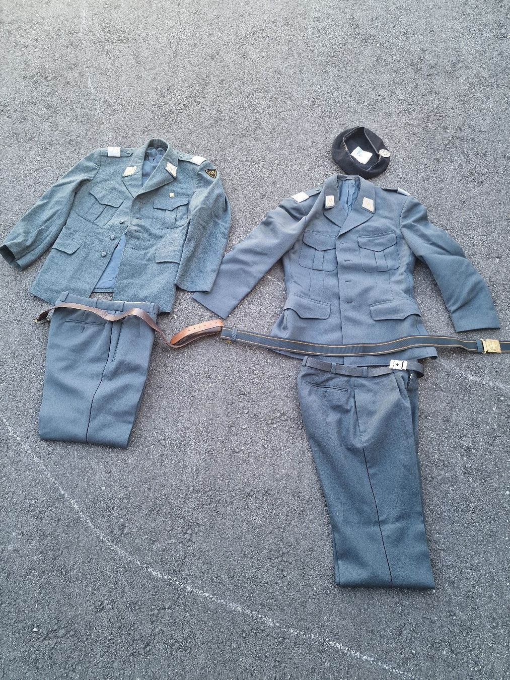Schweizer Armee Uniformi: Militärkleider – Usato da Zizers venduto da win_9crb