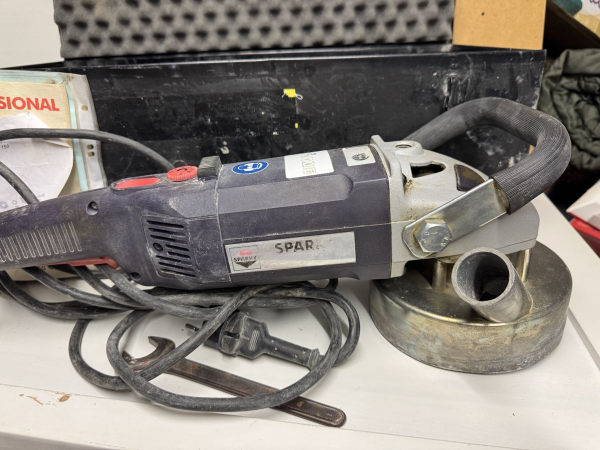 Smerigliatrici & Lucidatrici: Bouchardeuse Sparky RTool 150 2.0kW – Usato da Brügg BE venduto da Goob 5