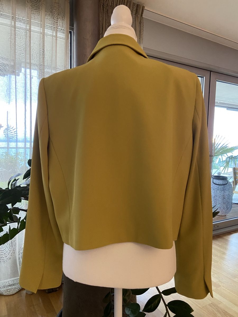 Giacche: Veste neuve taille 44 style cropped – Nuovo e nell'imballaggio originale da Neuchâtel venduto da lu7_9rs7 1