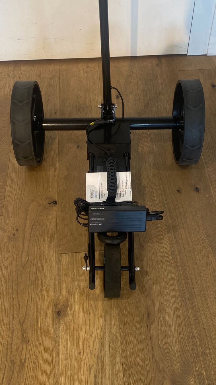 At-Hena Trolley: at-hena Elektro Golf Trolley PACE schwarz – Usato da Dietikon venduto da at-hena 4
