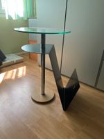 Wunderschöner Beistelltisch aus Glas mit Zeitungsablage