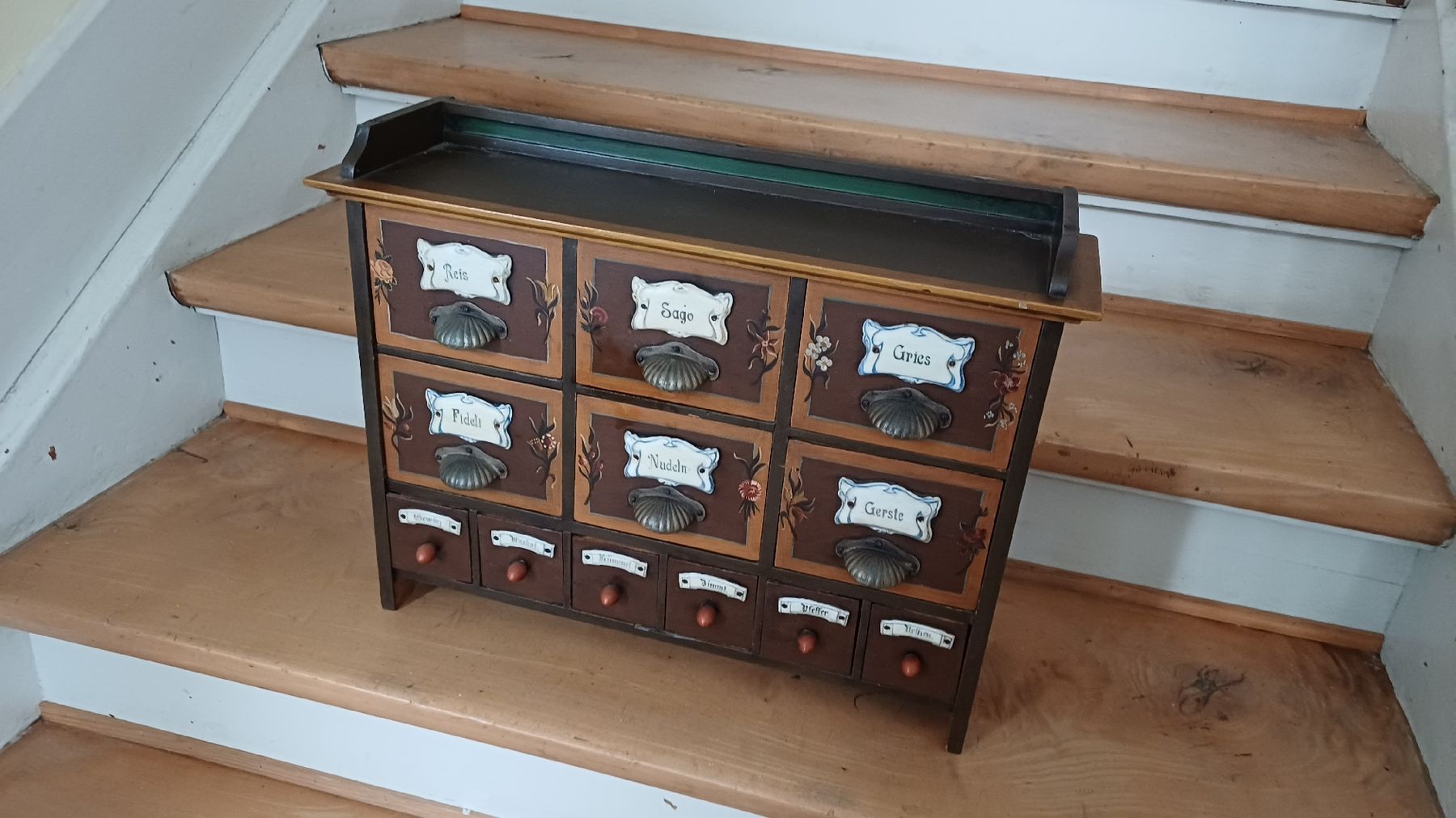 Cassettiere: Antikes einzigartiges  Gewürzkästli – Usato da Flawil venduto da Pinkmalibu 5