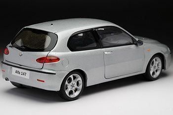 Alfa Romeo Modellautos: ALFA ROMEO 147 im Massstab 1:18 – Neu und originalverpackt aus Erlenbach im Simmental von Model_box 5