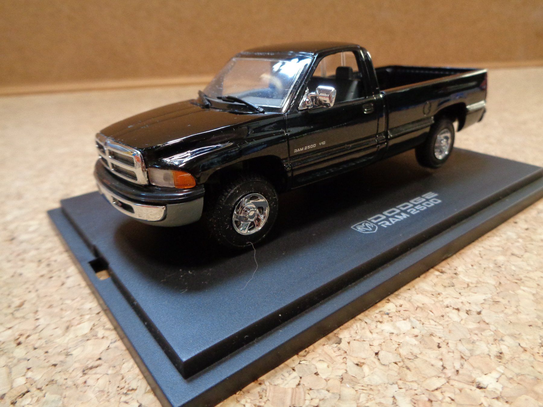 Dodge Modellautos: Dodge RAM 2500 V10    1:43 – Neu und originalverpackt aus Läufelfingen von remajo62 1