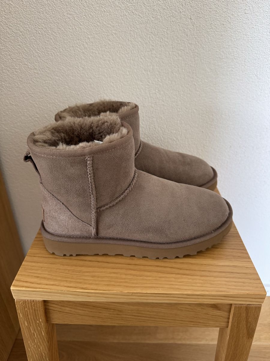 Ugg Scarpe da uomo: UGG Classic Mini II Caribou EU 38 – Nuovo (secondo la descrizione) da Zürich venduto da sel_w5sd 1