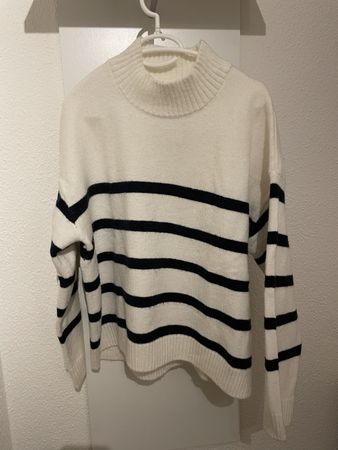 gestreifter Pullover