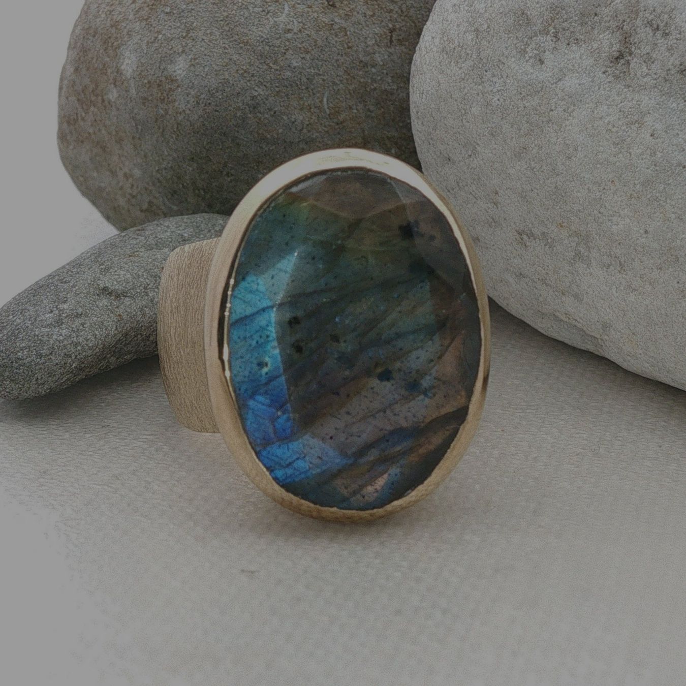 Olga Ribler Anelli: Unikate Silber Ring 925 mit Labradorit Grösse 54 – Nuovo (secondo la descrizione) da Luzern venduto da Schmuckoutlet 2