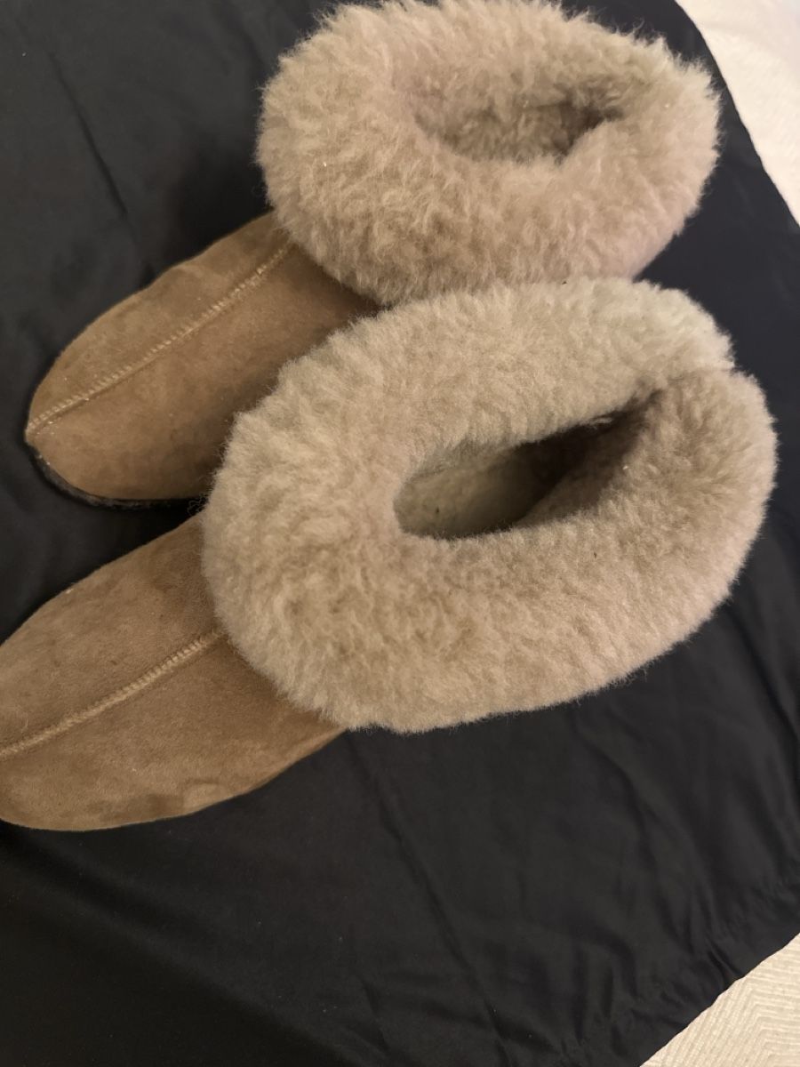 Scarpe da donna: Warme Hausschuhe, Pantoffeln, Gr. 42 – Usato da Zürich venduto da mhm_6rhw 2