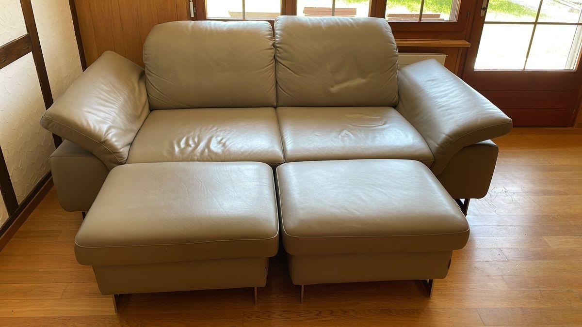 Sofas: Echtleder Sofa mit 2 Hockern – Gebraucht aus Lachen SZ von Julia1111 1