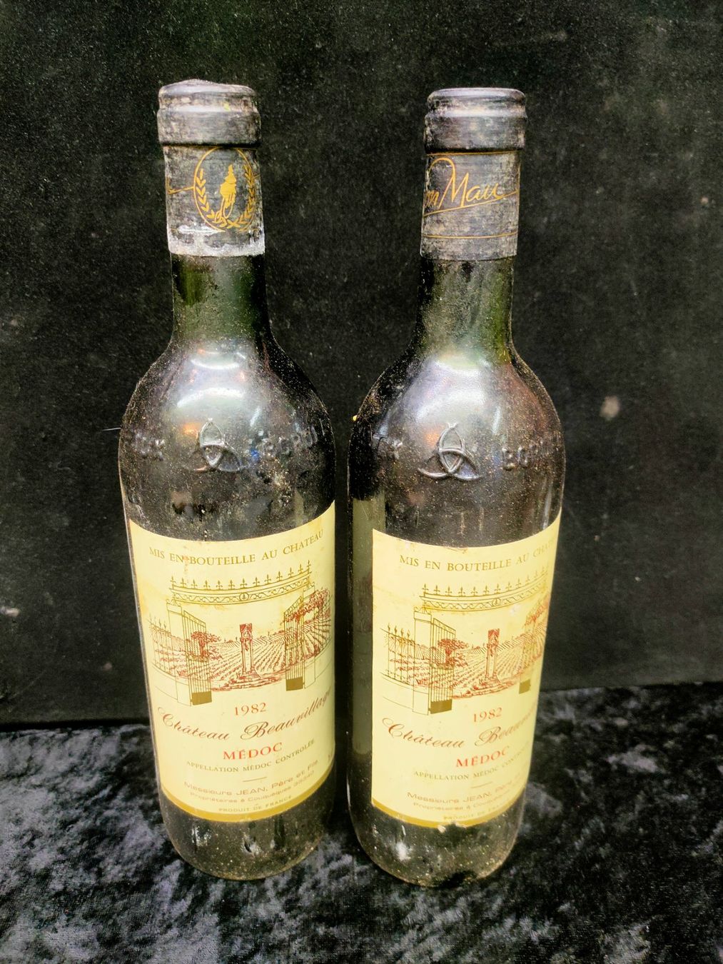 Wein: 2 BOUTEILLES CHÂTEAU BEAUVILLAGE 1982 – Neu (gemäss Beschreibung) aus Genève von Leboucheoreilles