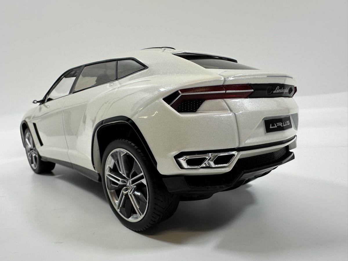 Lamborghini Modellini d'auto: Lamborghini Urus 1:18, weiss – Usato da Zofingen venduto da rf9_x2xt 3