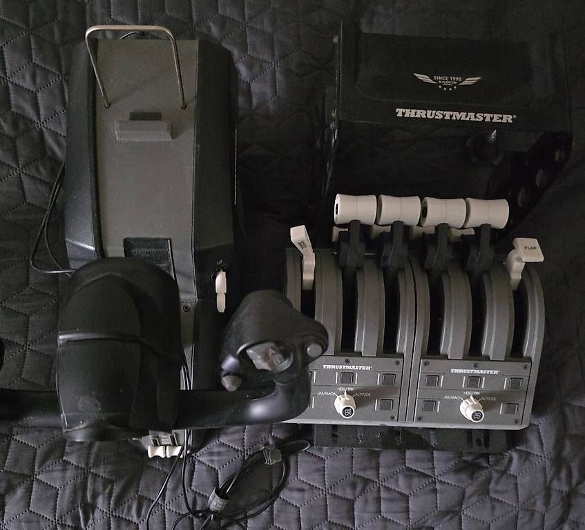 Thrustmaster Controller: Thrustmaster TCA Yoke Pack Boeing Edition – Nuovo (secondo la descrizione) da Schaffhausen venduto da pun_jn7j 2
