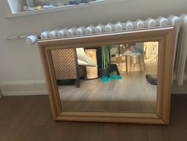 Miroir avec cadre en bois